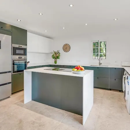 Вілла Vacation I Faldo, Golf Valley, Private Pool, 24h Security, 10 Min From The Marina Марбелья