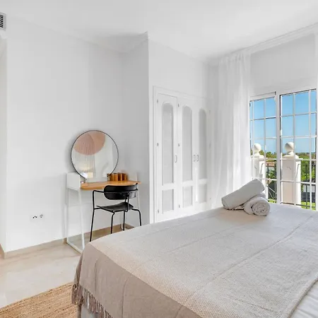 Vacation I Faldo, Golf Valley, Private Pool, 24h Security, 10 Min From The Marina * Marbella