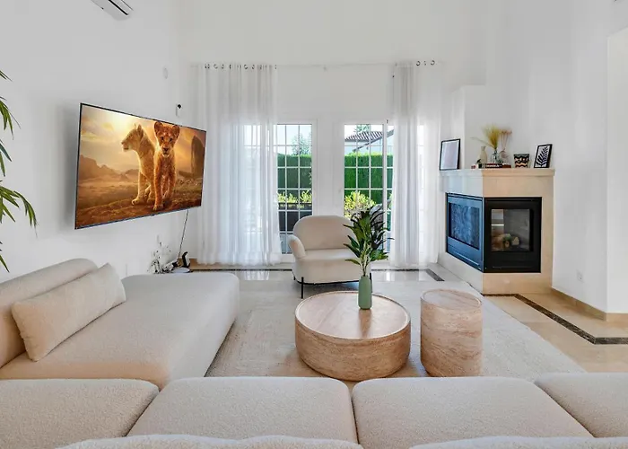 Villa Vacation I Faldo, Golf Valley, Private Pool, 24h Security, 10 Min From The Marina